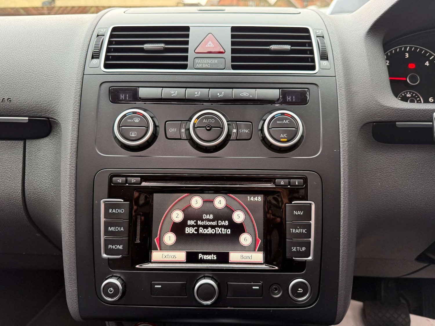 Used Volkswagen Touran 2014 for sale - 76533596: Photo 24