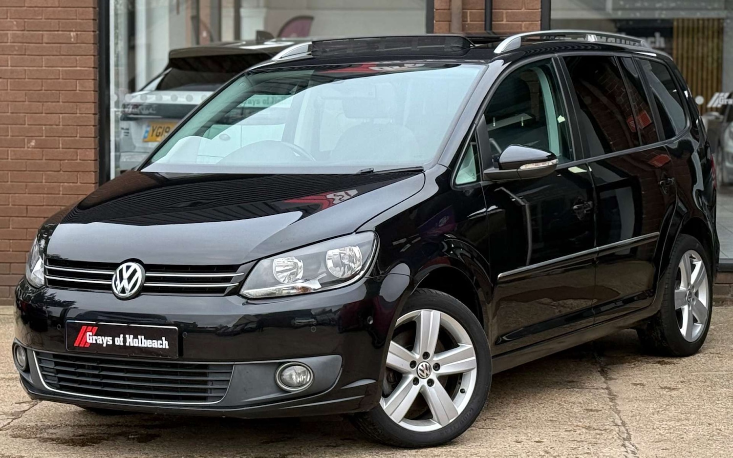 Used Volkswagen Touran 2014 for sale - 76533596: Photo 4