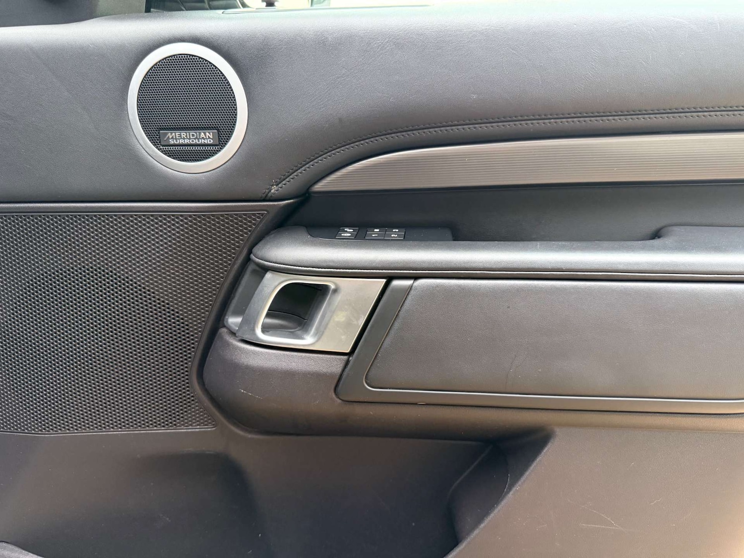 Used Land Rover Discovery 2017 for sale - 76412604: Photo 21