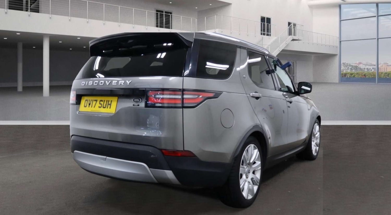 Used Land Rover Discovery 2017 for sale - 76412604: Photo 4