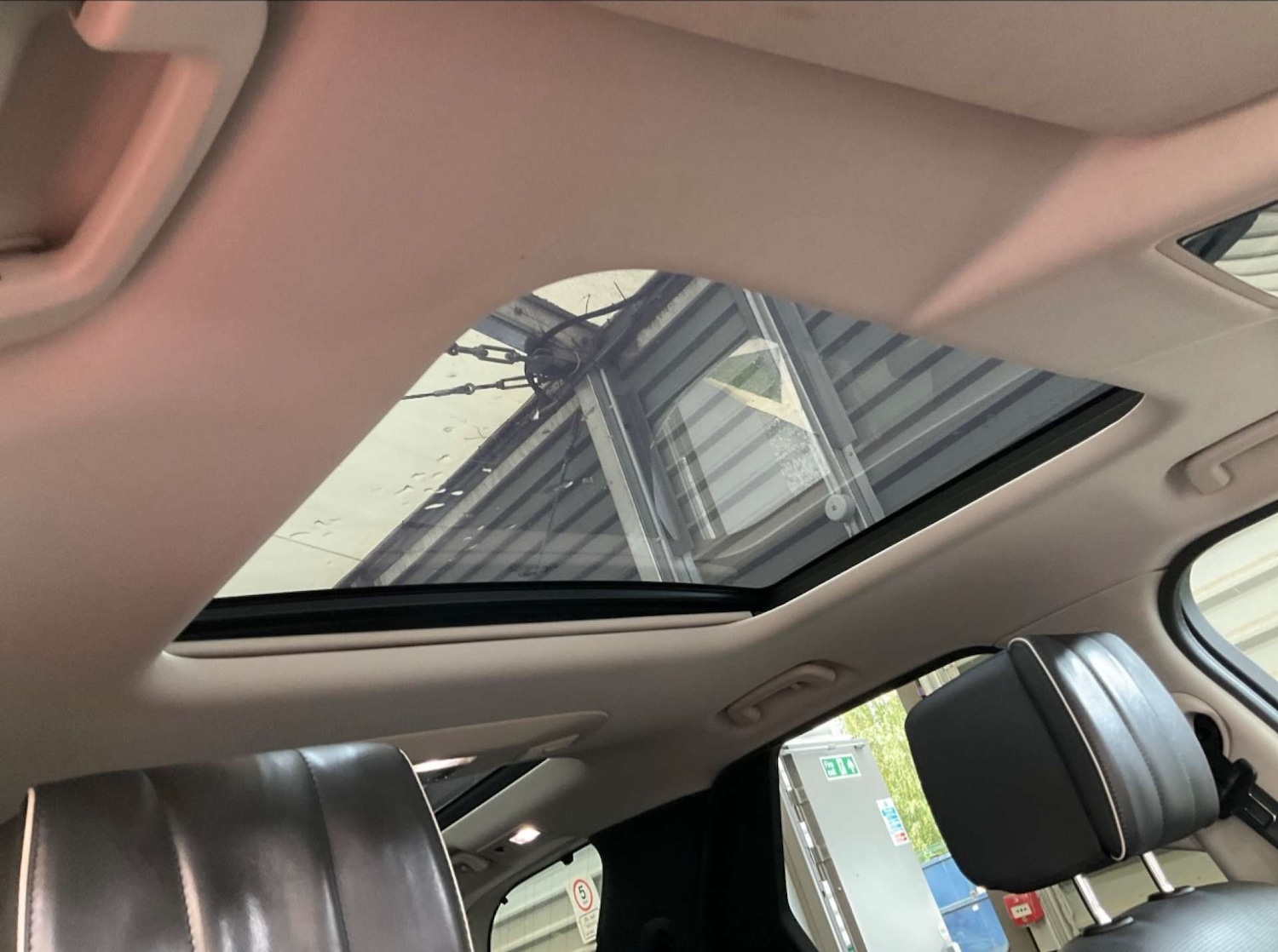 Used Land Rover Discovery 2017 for sale - 76412604: Photo 9