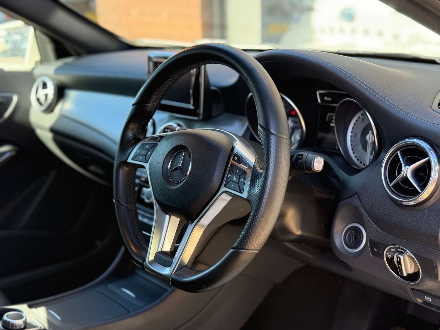 Used Mercedes-Benz GLA 2015 for sale - 76105301: Photo 12