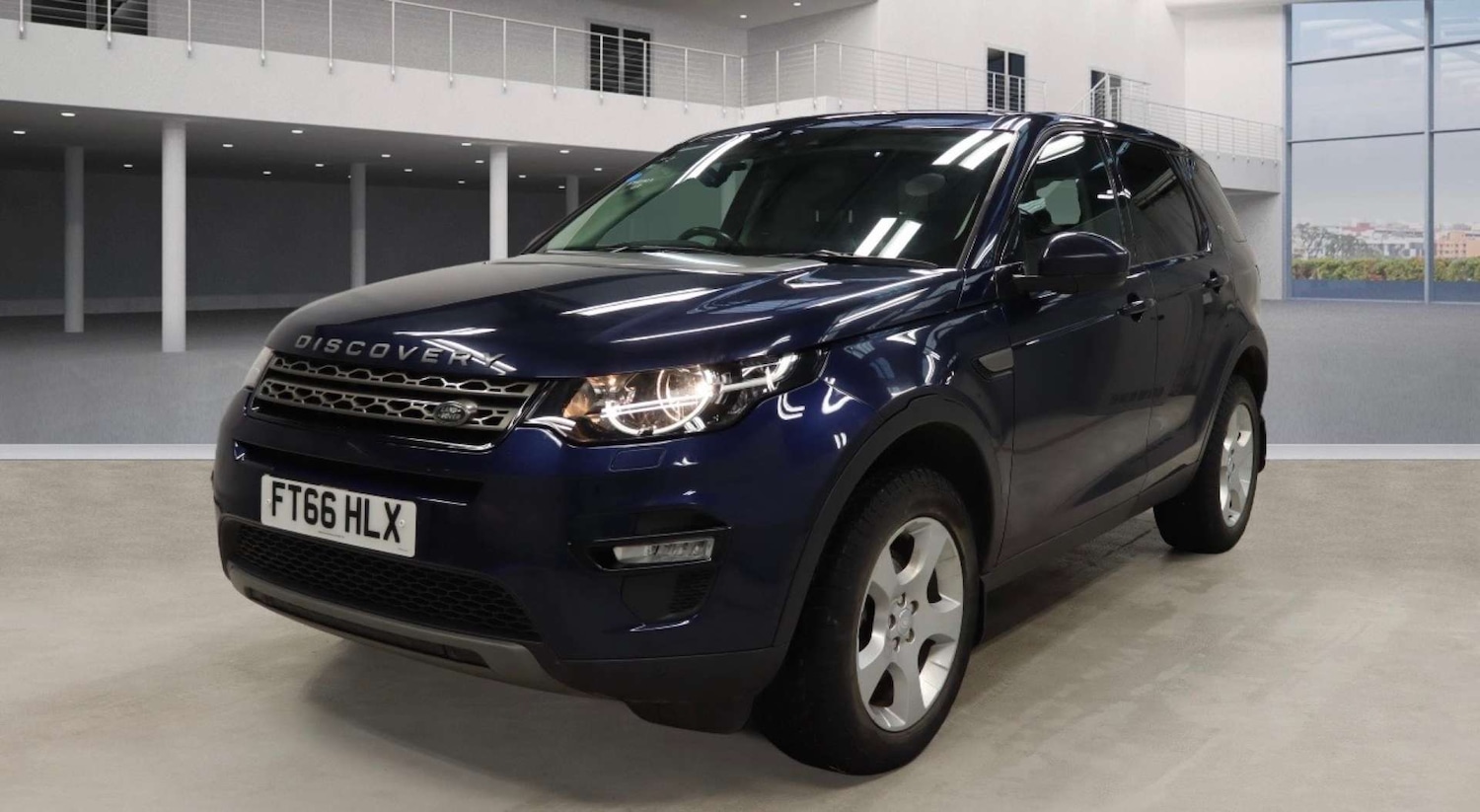 Used Land Rover Discovery Sport 2017 for sale - 77916424: Photo 2