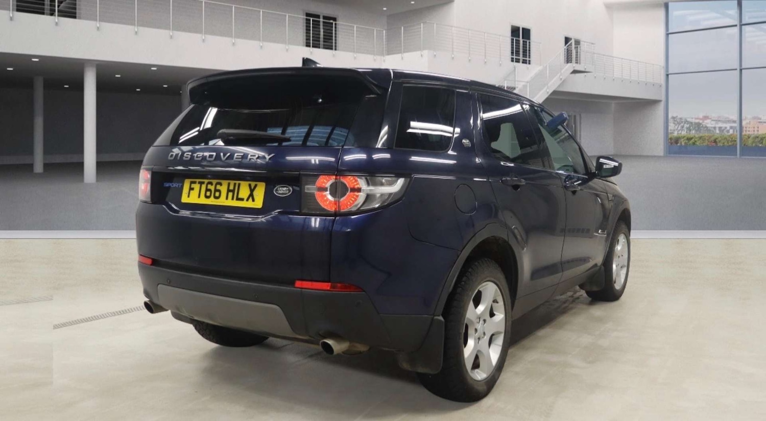 Used Land Rover Discovery Sport 2017 for sale - 77916424: Photo 5