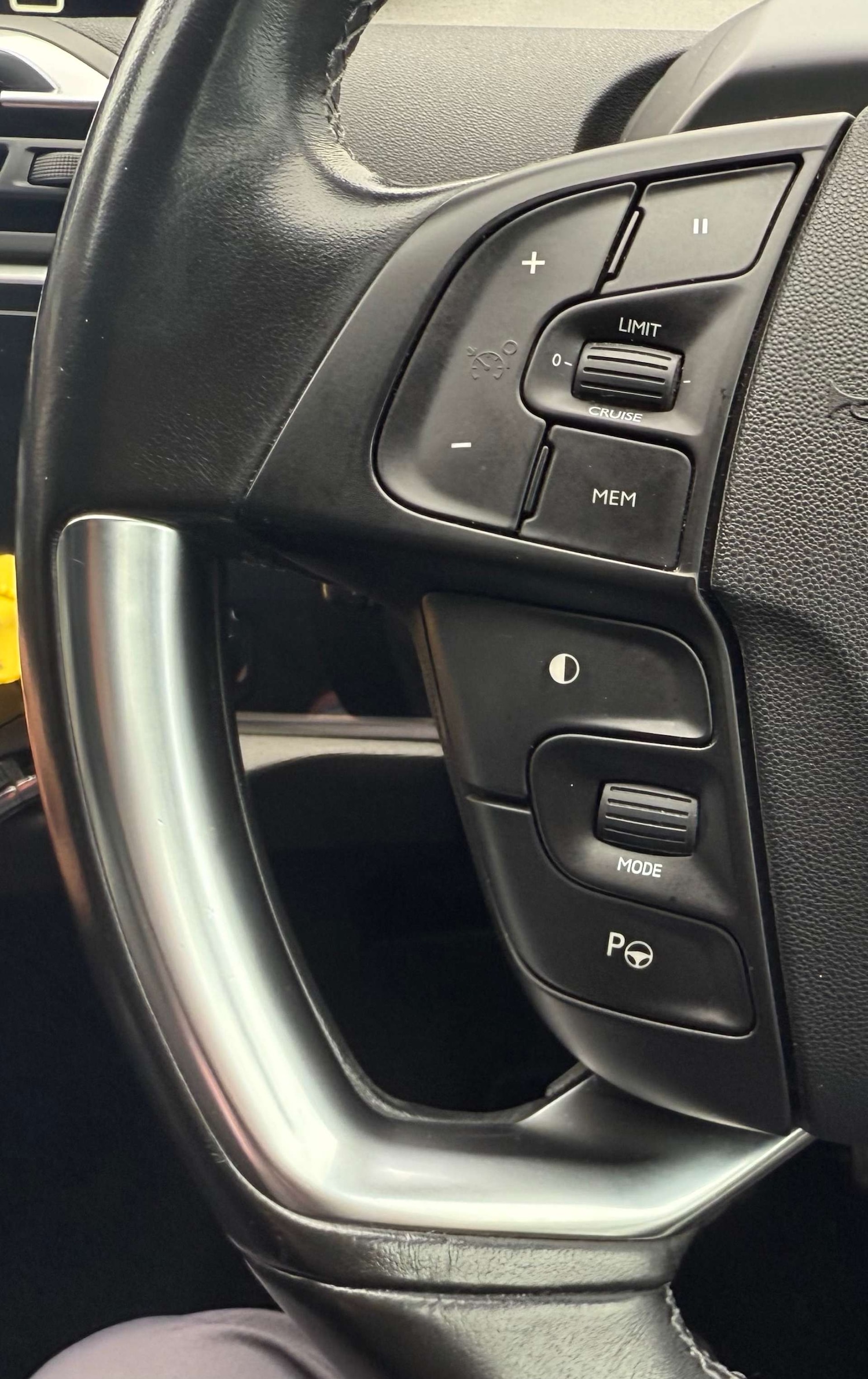 Used Citroen C4 Picasso 2015 for sale - 76427167: Photo 20