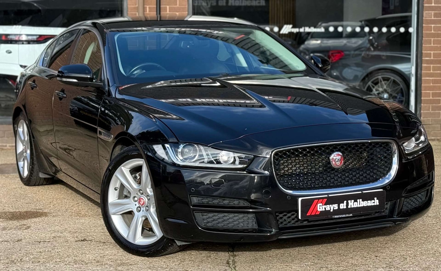 Used Jaguar XE 2016 for sale - 76567738: Photo 1