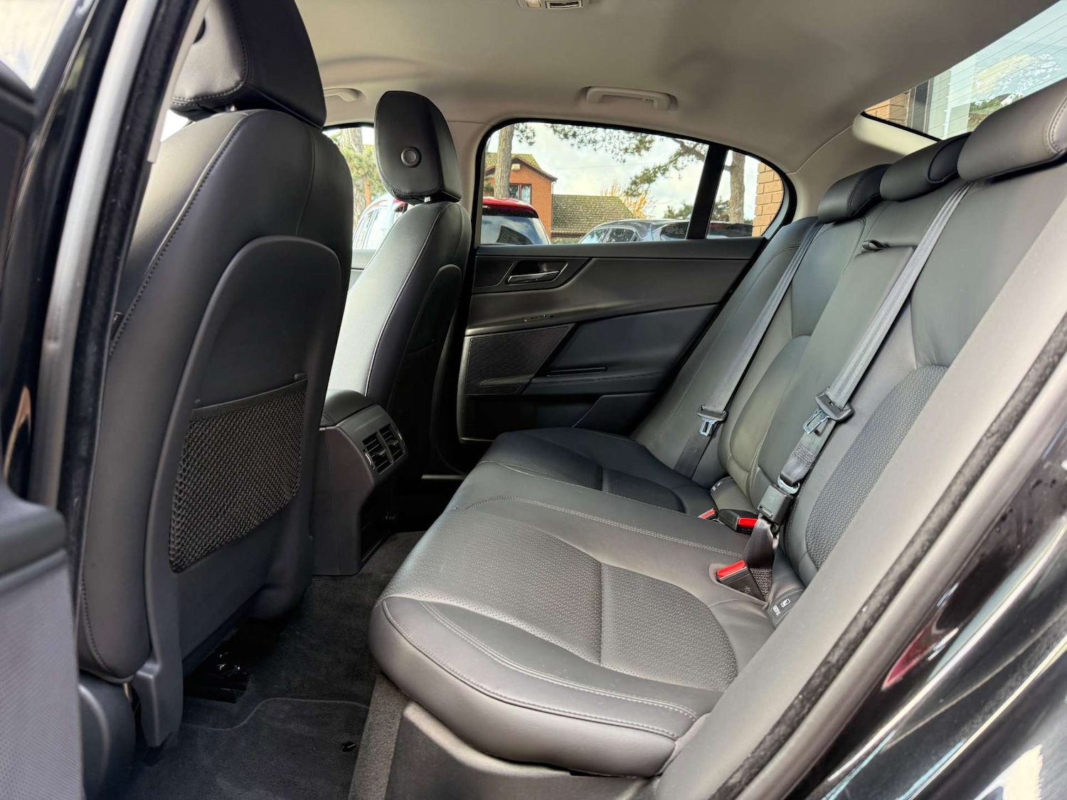 Used Jaguar XE 2016 for sale - 76567738: Photo 11