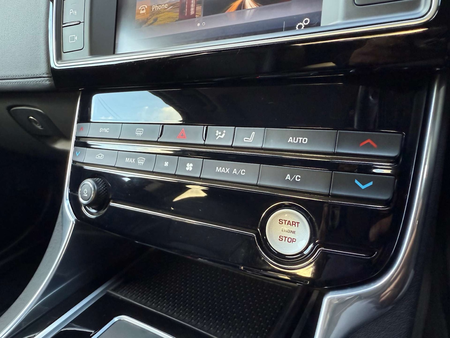 Used Jaguar XE 2016 for sale - 76567738: Photo 13