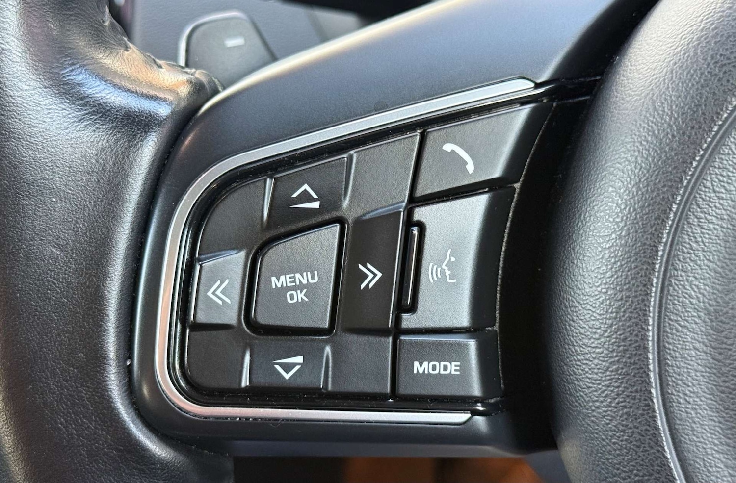 Used Jaguar XE 2016 for sale - 76567738: Photo 14