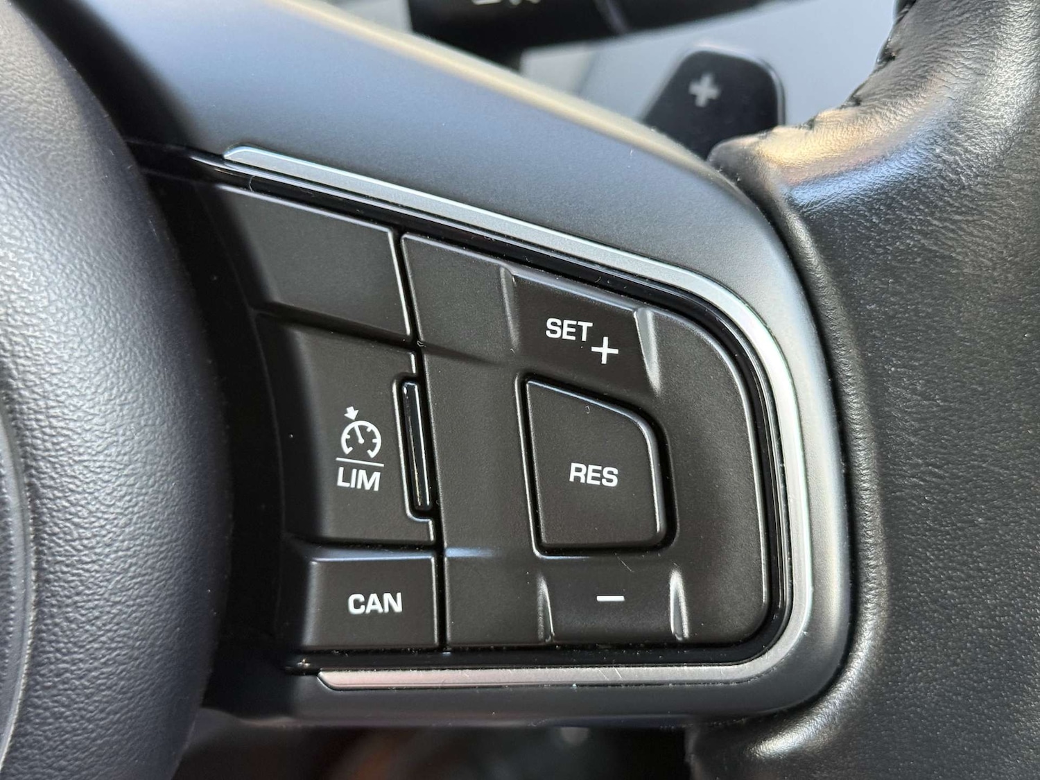 Used Jaguar XE 2016 for sale - 76567738: Photo 15