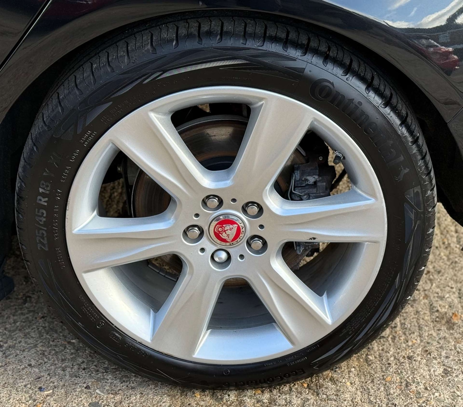 Used Jaguar XE 2016 for sale - 76567738: Photo 23