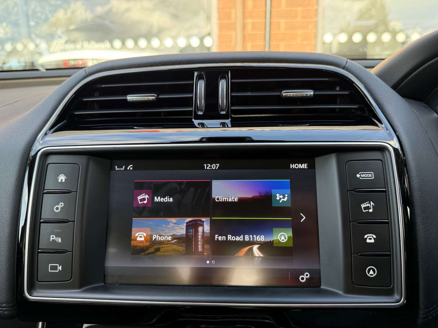 Used Jaguar XE 2016 for sale - 76567738: Photo 24