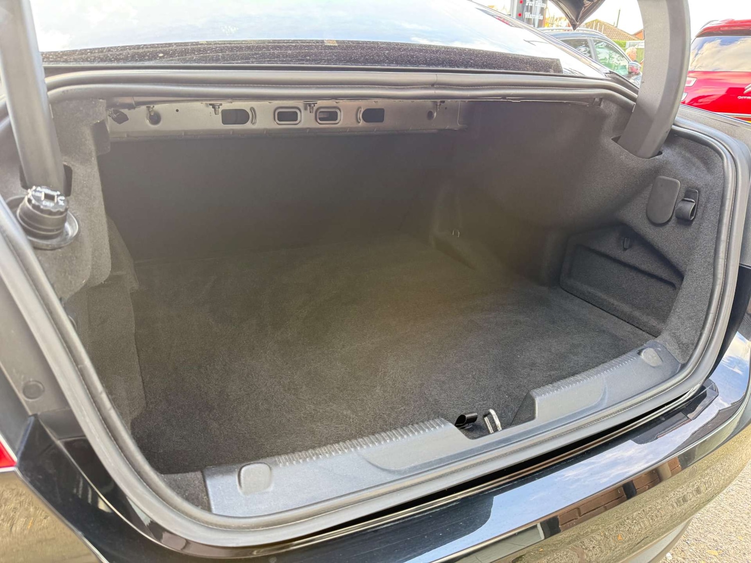 Used Jaguar XE 2016 for sale - 76567738: Photo 28