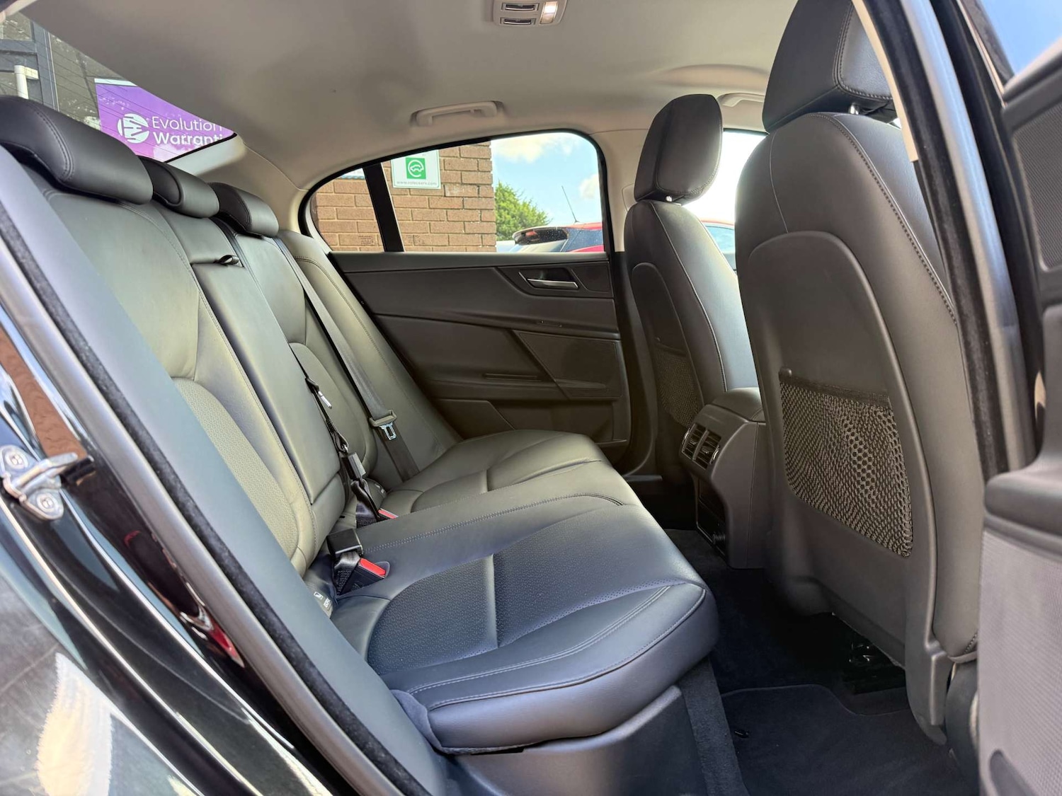 Used Jaguar XE 2016 for sale - 76567738: Photo 8