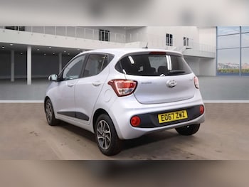 Used Hyundai i10 2017 for sale - 77707532: Photo