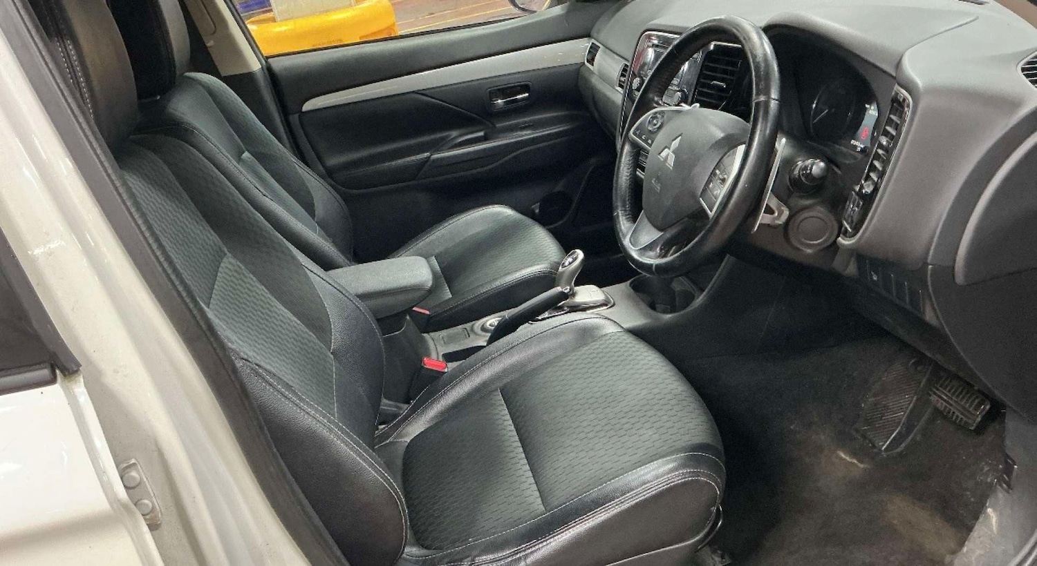 Used Mitsubishi Outlander 2015 for sale - 77303971: Photo 8