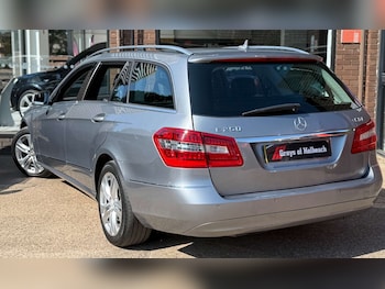 Used Mercedes-Benz E-Class 2010 for sale - 75542935: Photo