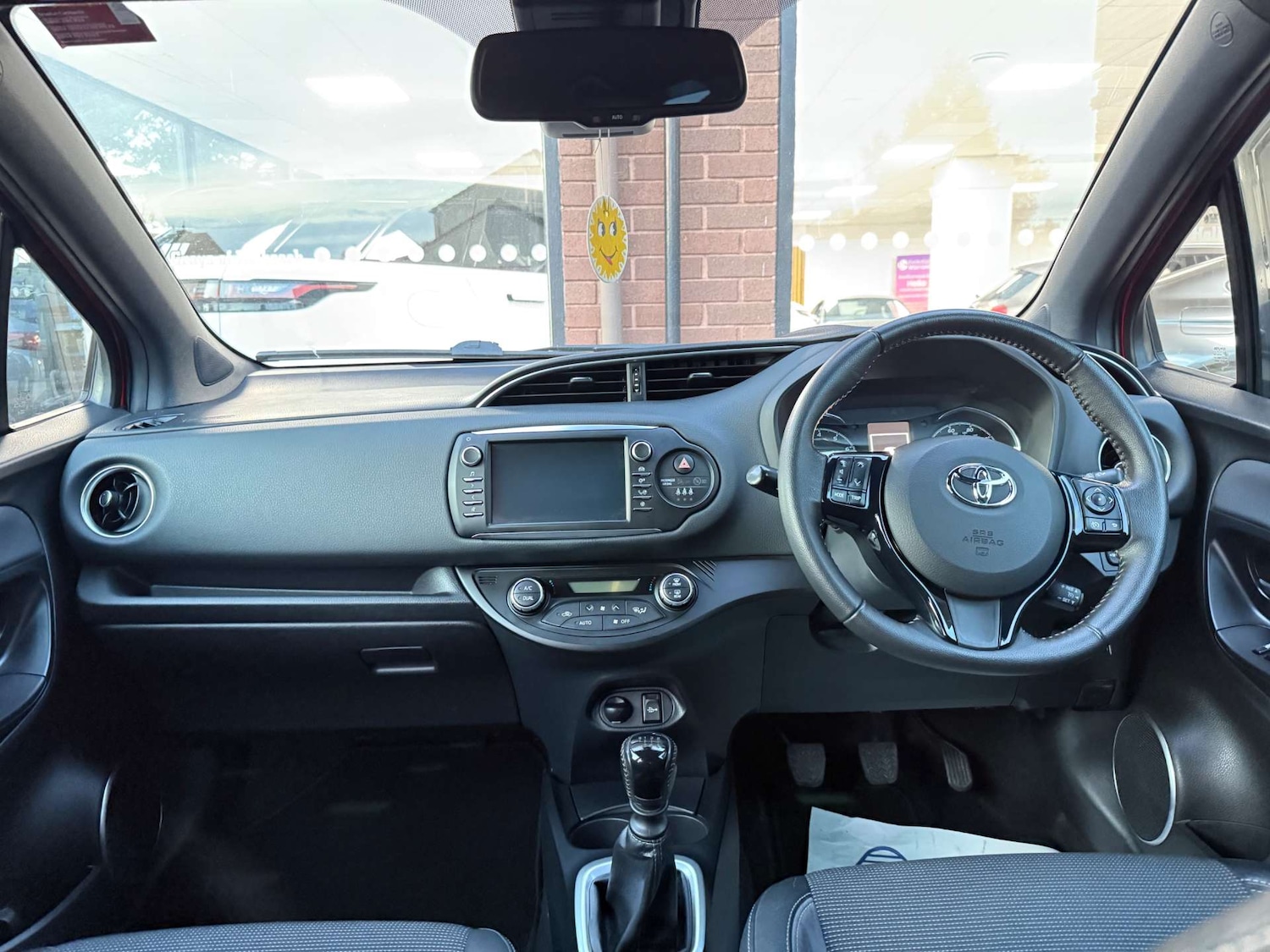 Used Toyota Yaris 2017 for sale - 76719517: Photo 9