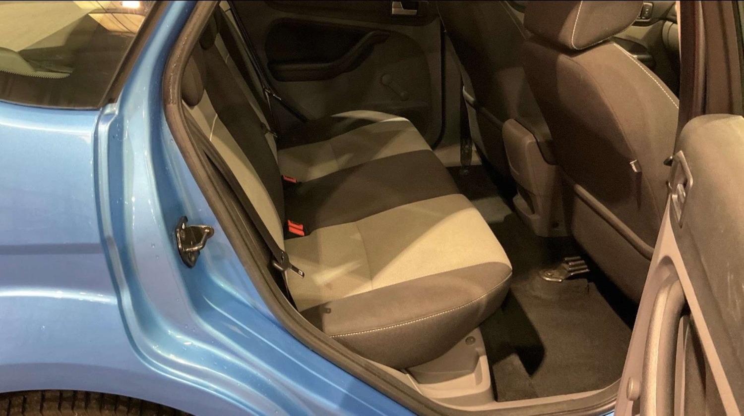 Used Ford Focus 2010 for sale - 78211859: Photo 8