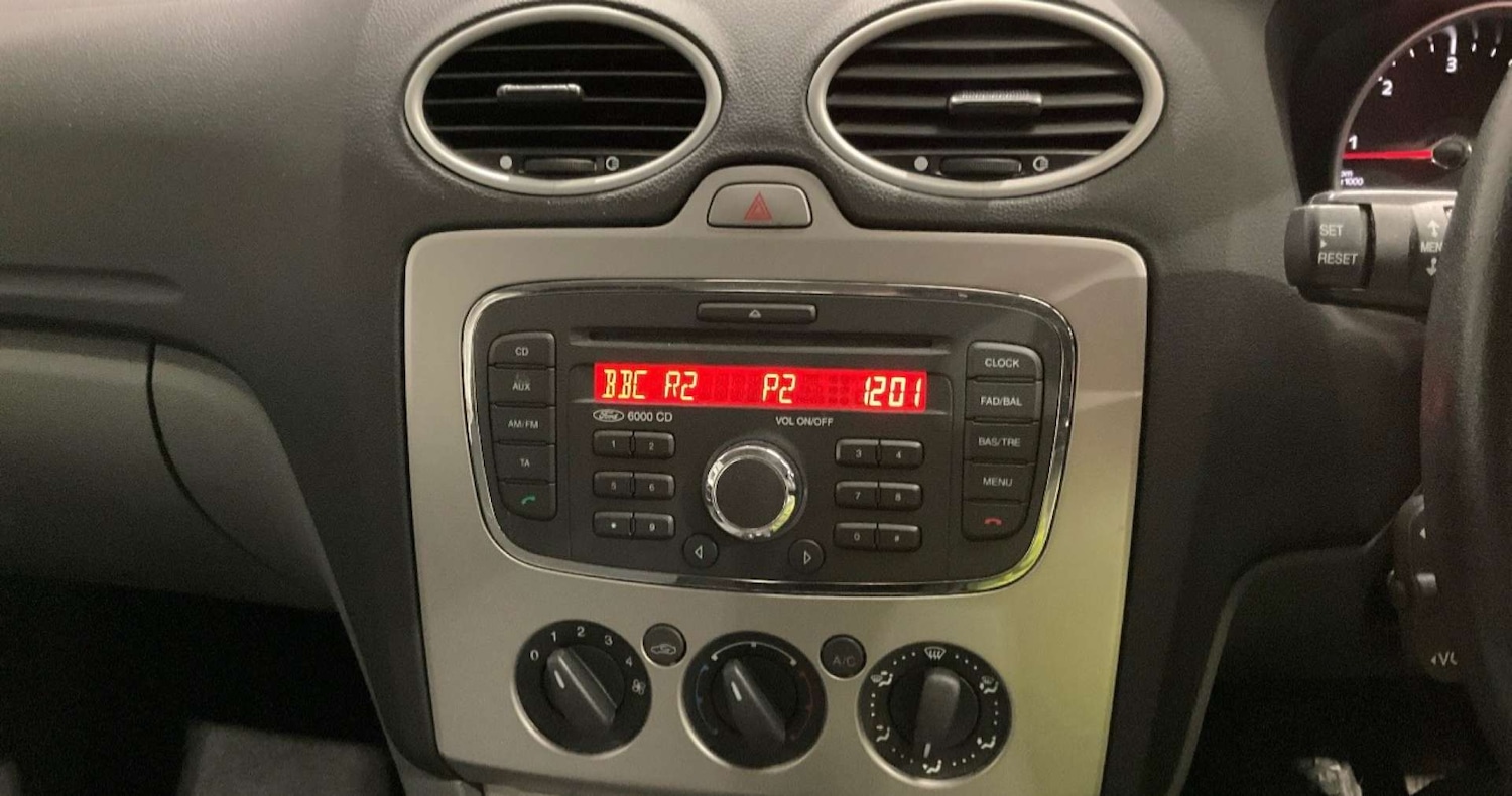 Used Ford Focus 2010 for sale - 78211859: Photo 9