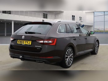Used Skoda Superb 2016 for sale - 76367339: Photo