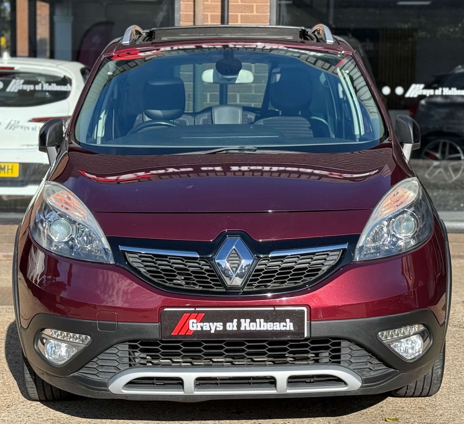 Used Renault Scenic 2013 for sale - 76316835: Photo 2