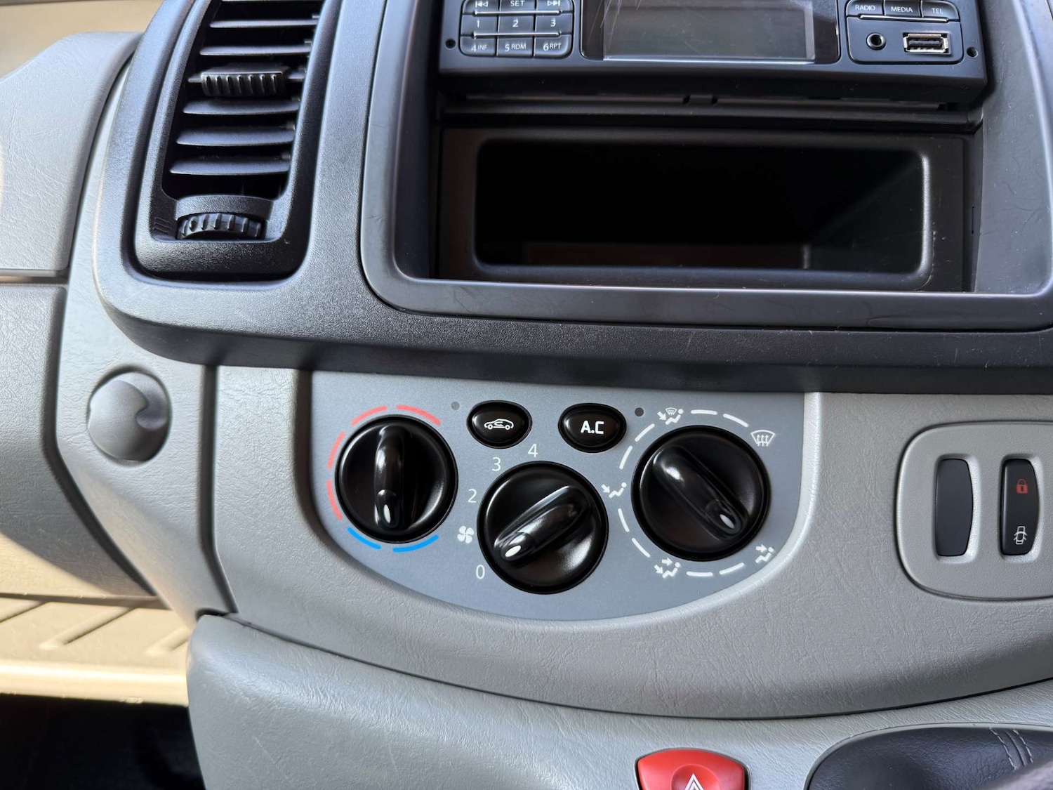 Used Vauxhall Vivaro 2013 for sale - 77319050: Photo 18