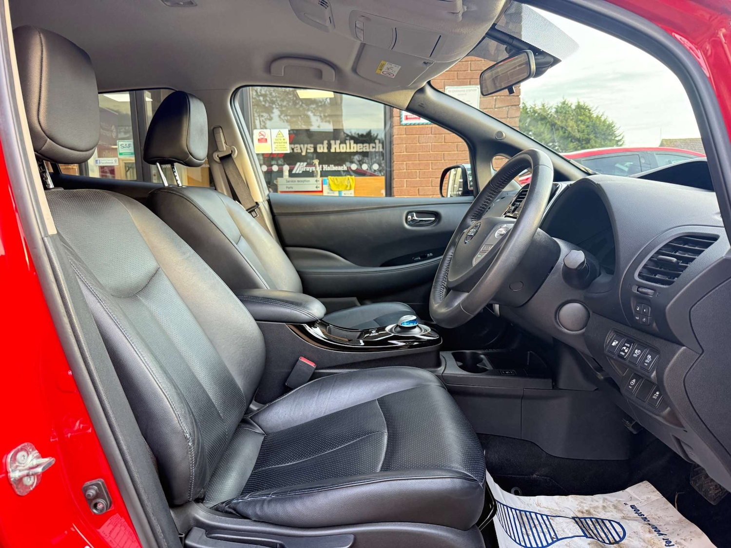 Used Nissan Leaf 2017 for sale - 77268890: Photo 7