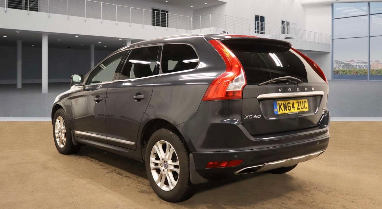 Used Volvo XC60 2015 for sale - 77911317: Photo 3