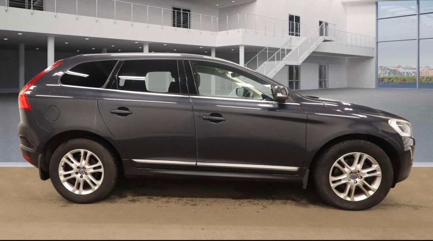 Used Volvo XC60 2015 for sale - 77911317: Photo 4