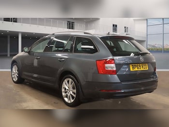 Used Skoda Octavia 2019 for sale - 75996571: Photo