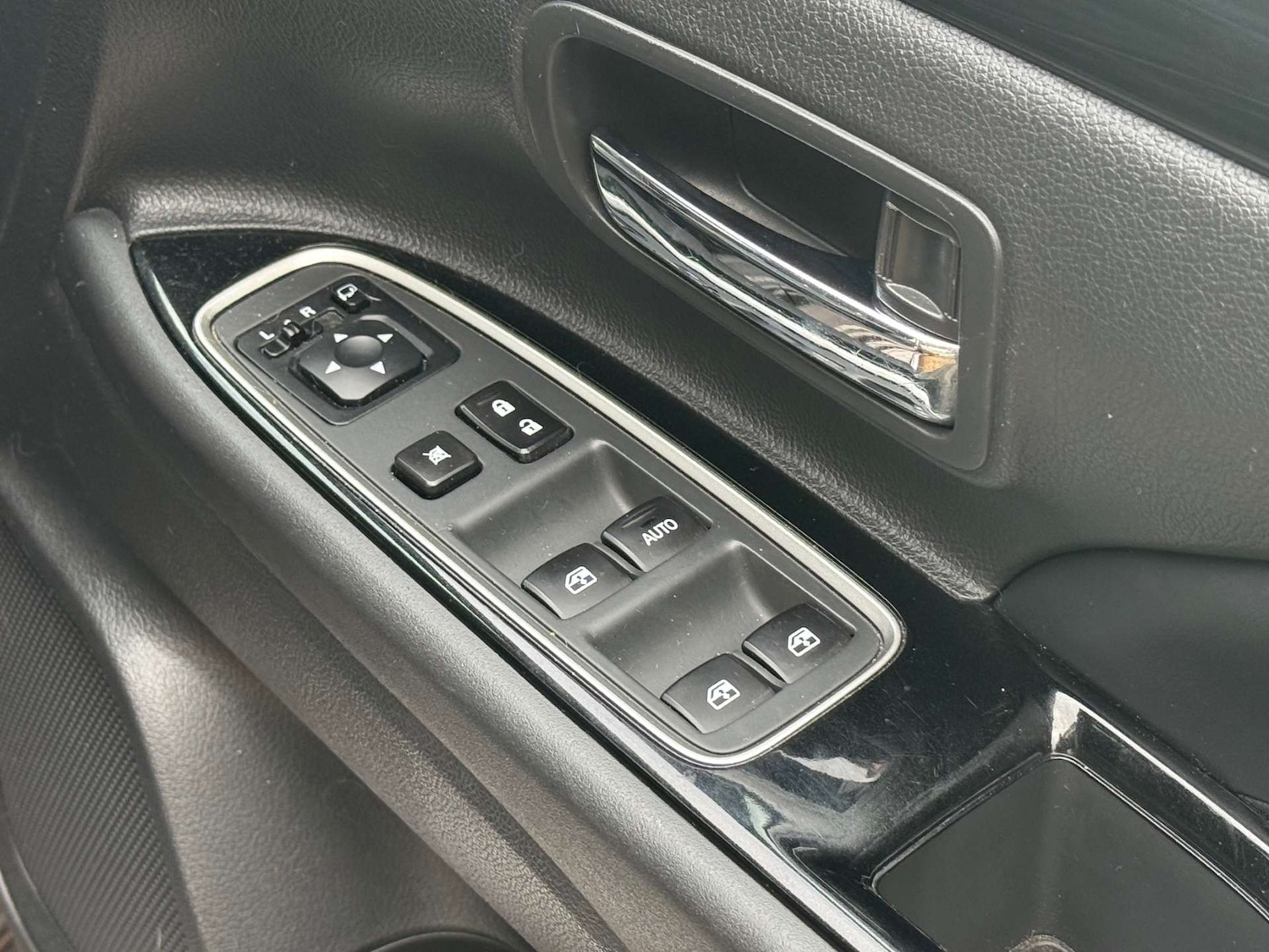 Used Mitsubishi Outlander 2016 for sale - 77470058: Photo 17