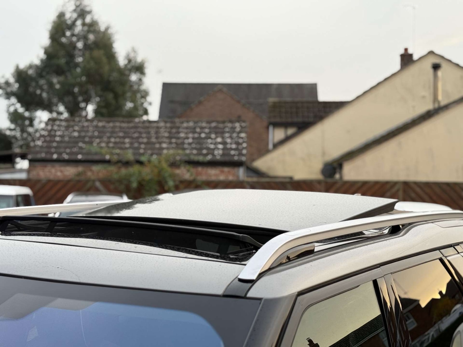 Used Land Rover Discovery 2017 for sale - 77268887: Photo 32