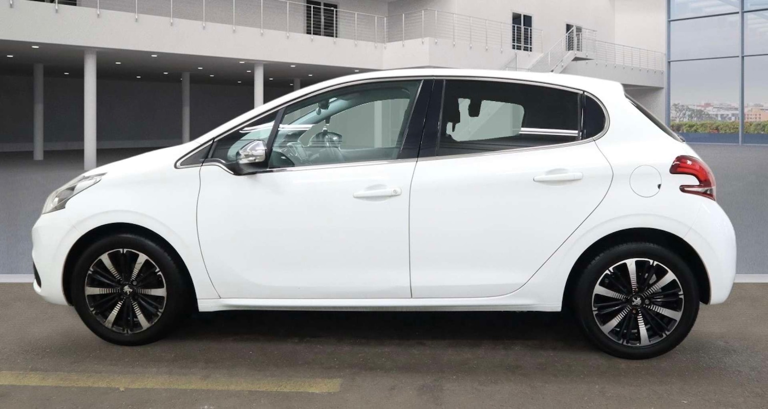 Used Peugeot 208 2016 for sale - 77632636: Photo 6