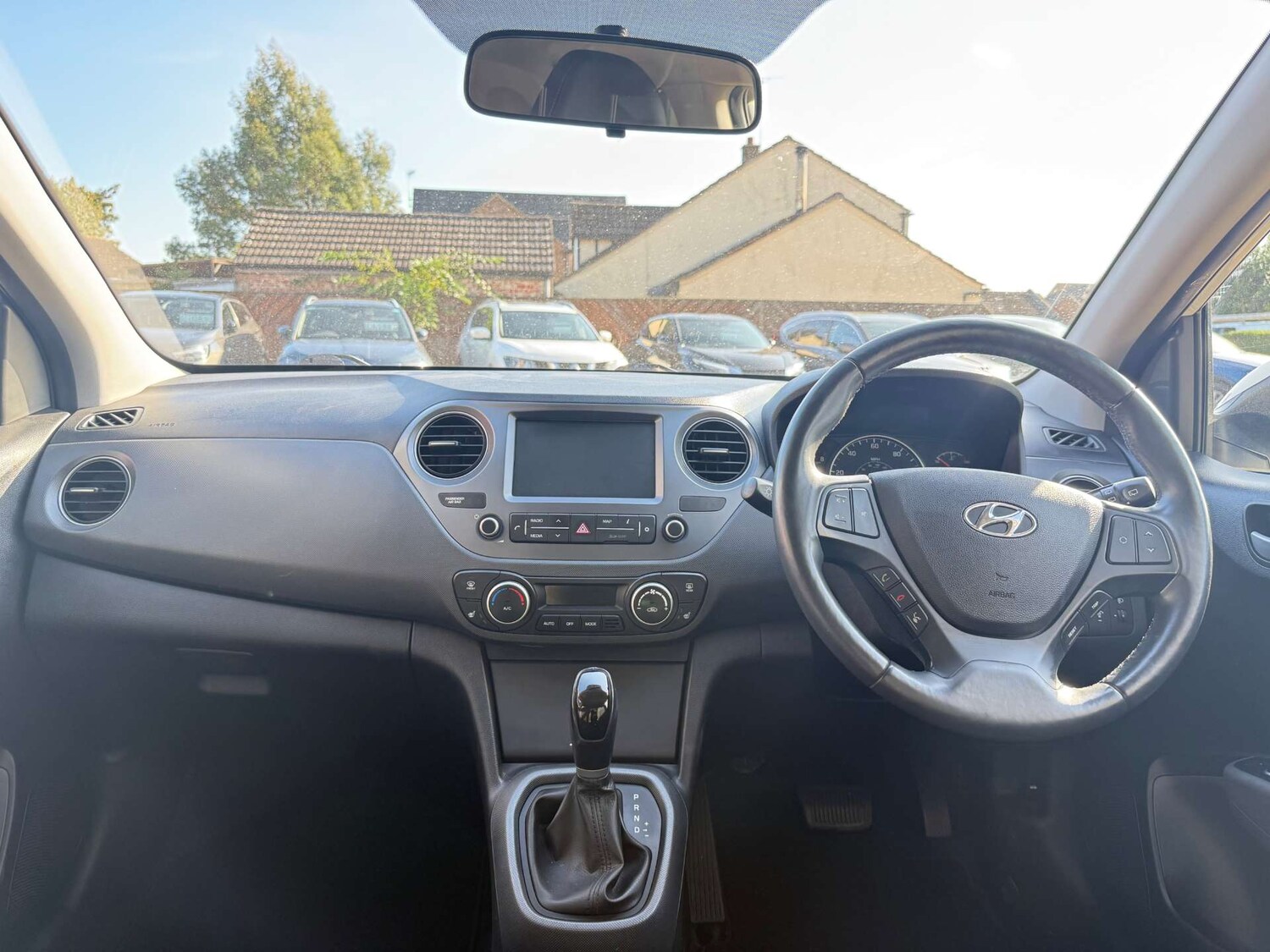 Used Hyundai i10 2019 for sale - 75779691: Photo 9
