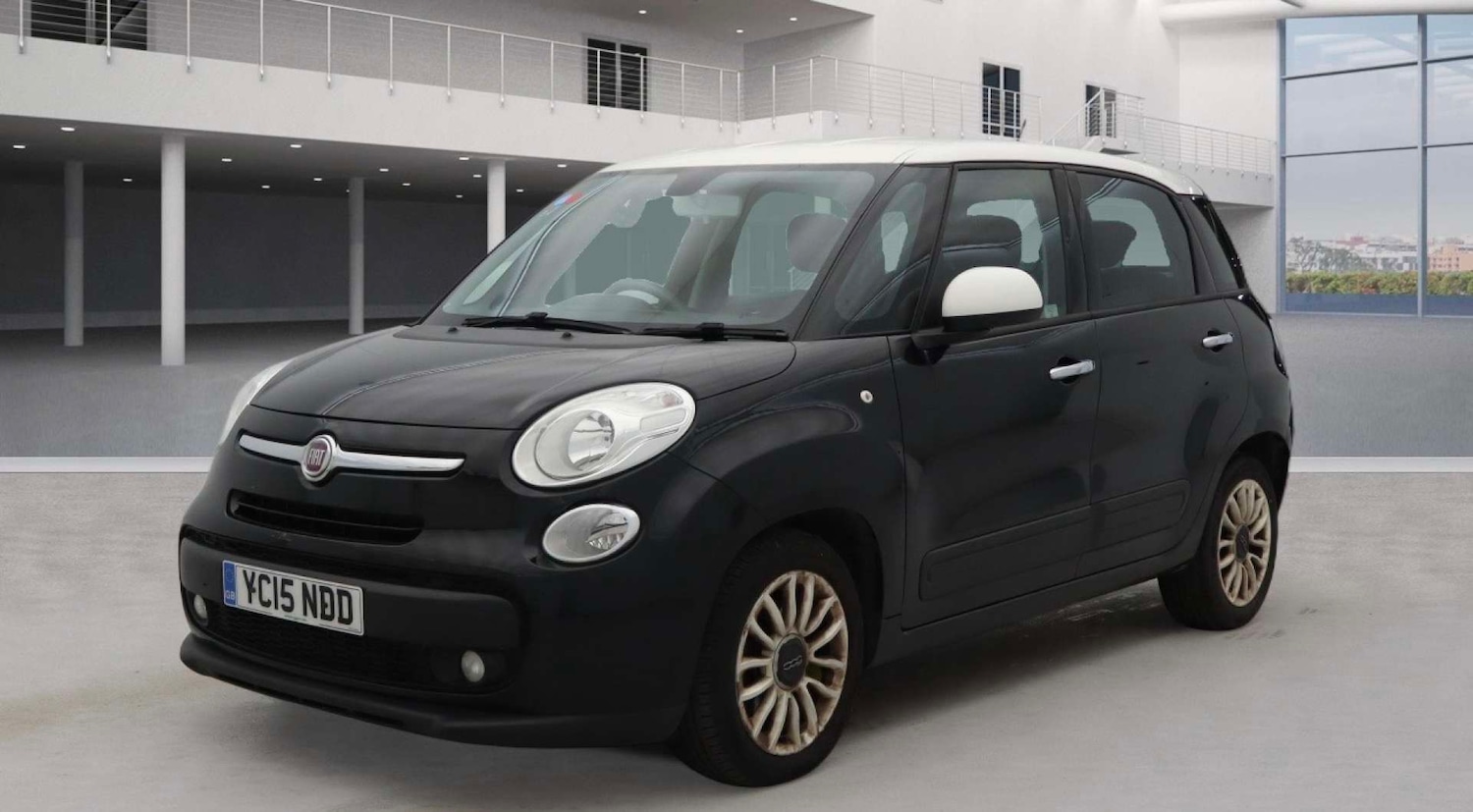 Used Fiat 500L 2015 for sale - 77470060: Photo 2