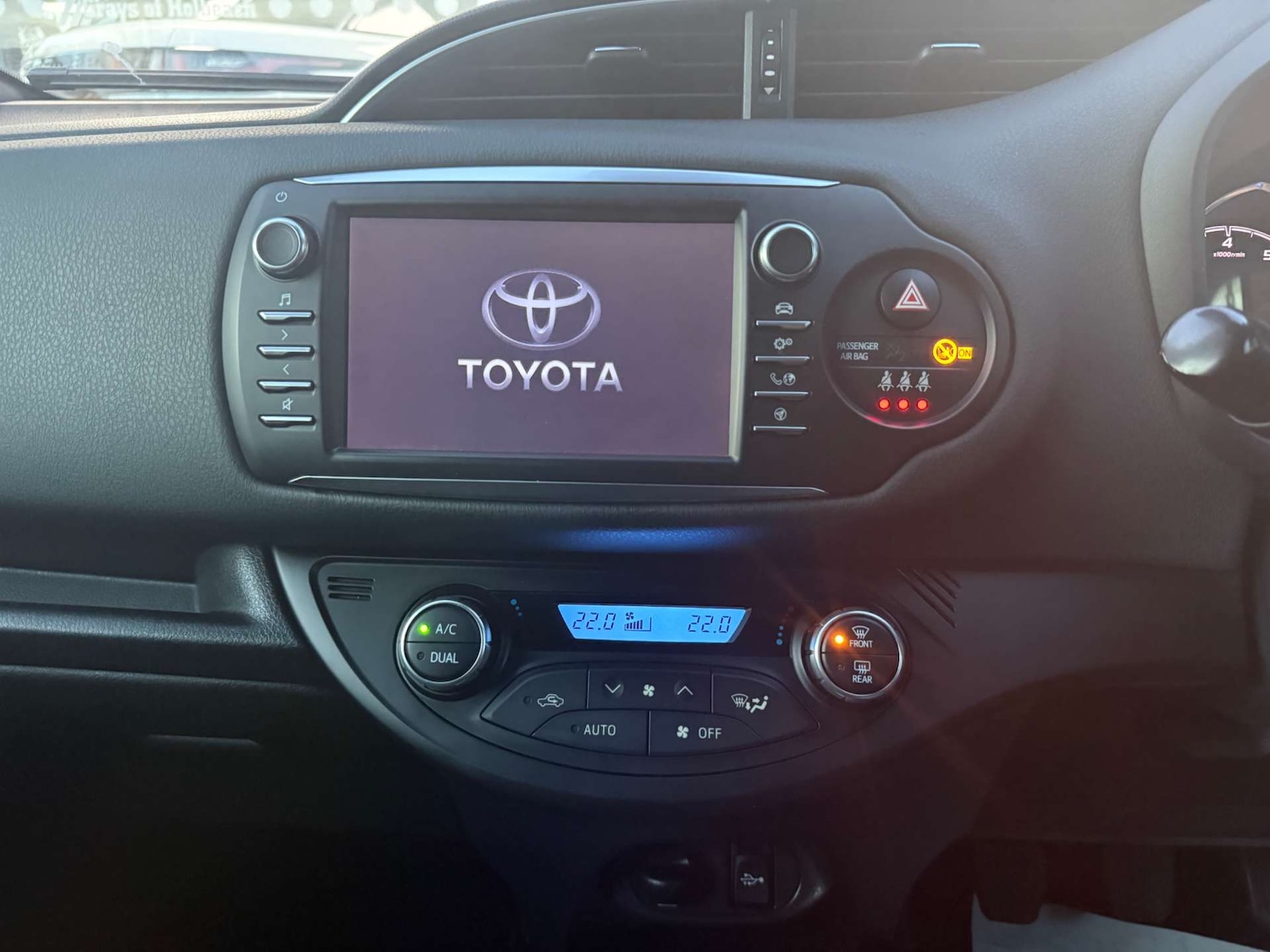 Used Toyota Yaris 2017 for sale - 76567740: Photo 13