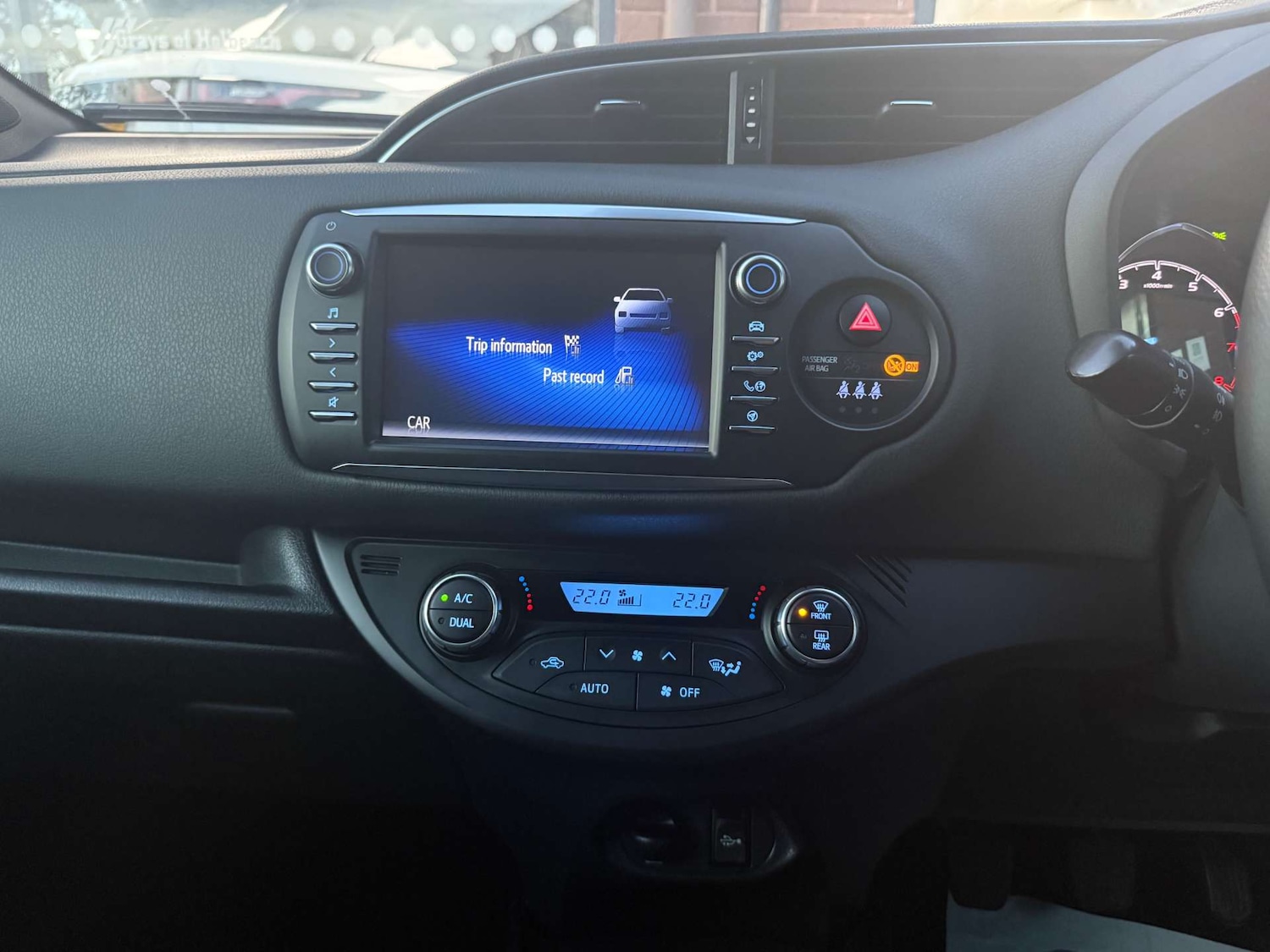 Used Toyota Yaris 2017 for sale - 76567740: Photo 19