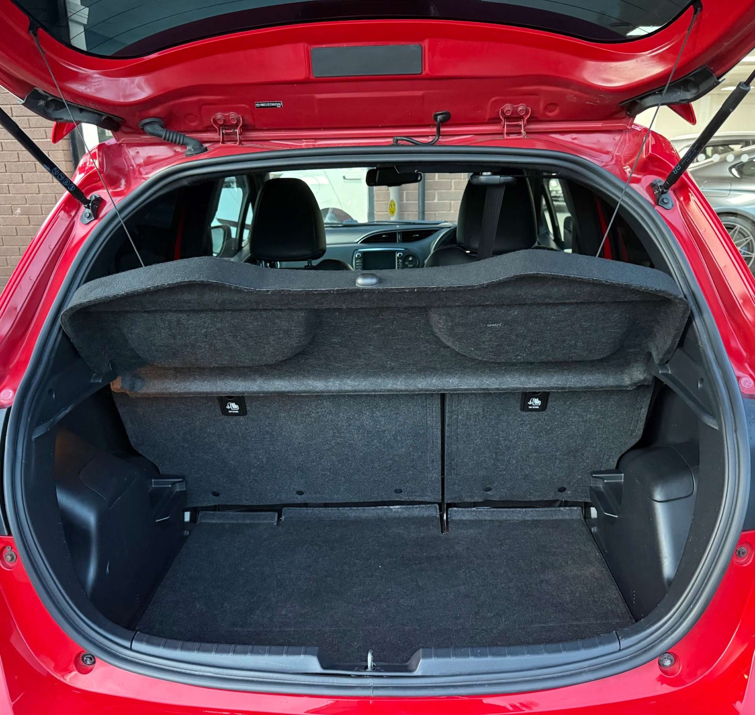 Used Toyota Yaris 2017 for sale - 76567740: Photo 22