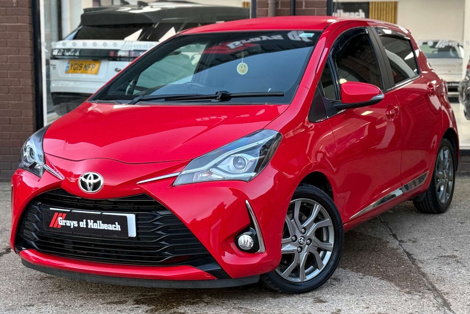 Used Toyota Yaris 2017 for sale - 76567740: Photo 4