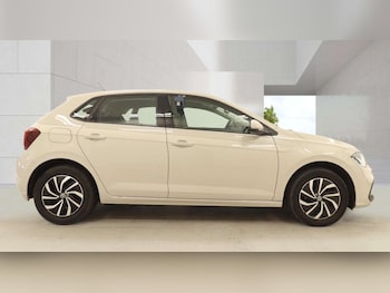 Used Volkswagen Polo 2023 for sale - 79546528: Photo