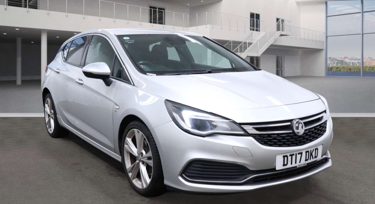 Used Vauxhall Astra 2017 for sale - 77640587: Photo 1