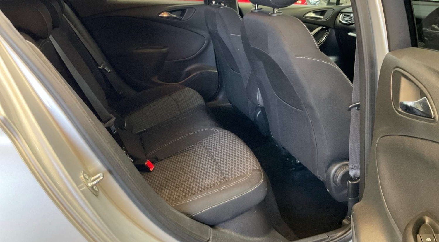 Used Vauxhall Astra 2017 for sale - 77640587: Photo 7