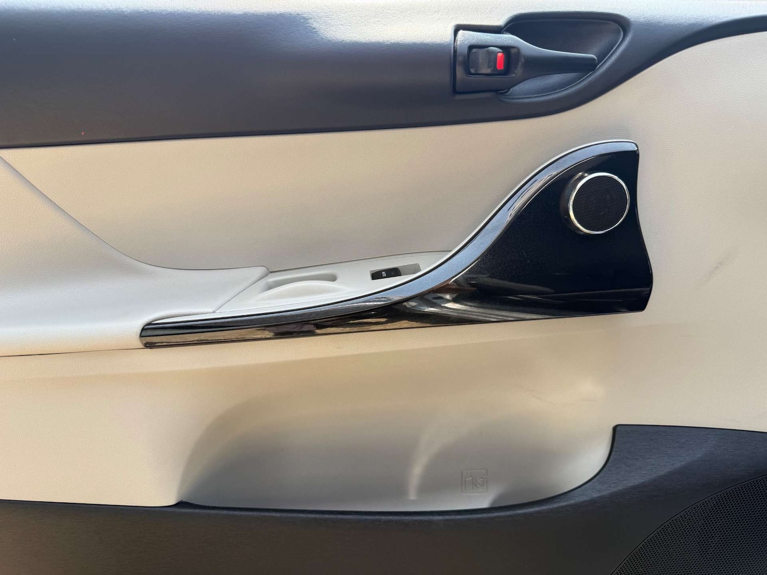 Used Toyota IQ 2011 for sale - 76601137: Photo 14