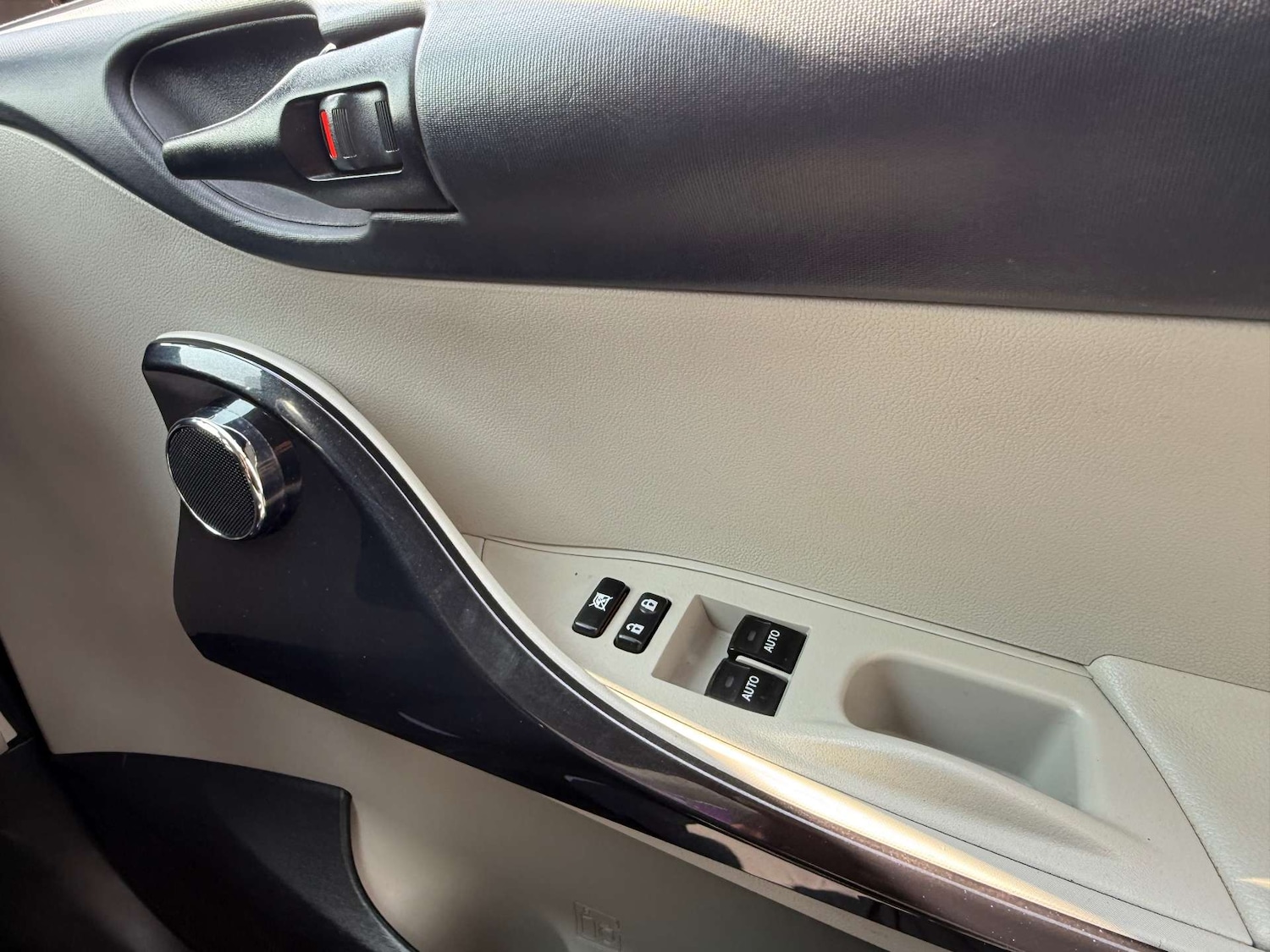 Used Toyota IQ 2011 for sale - 76601137: Photo 15