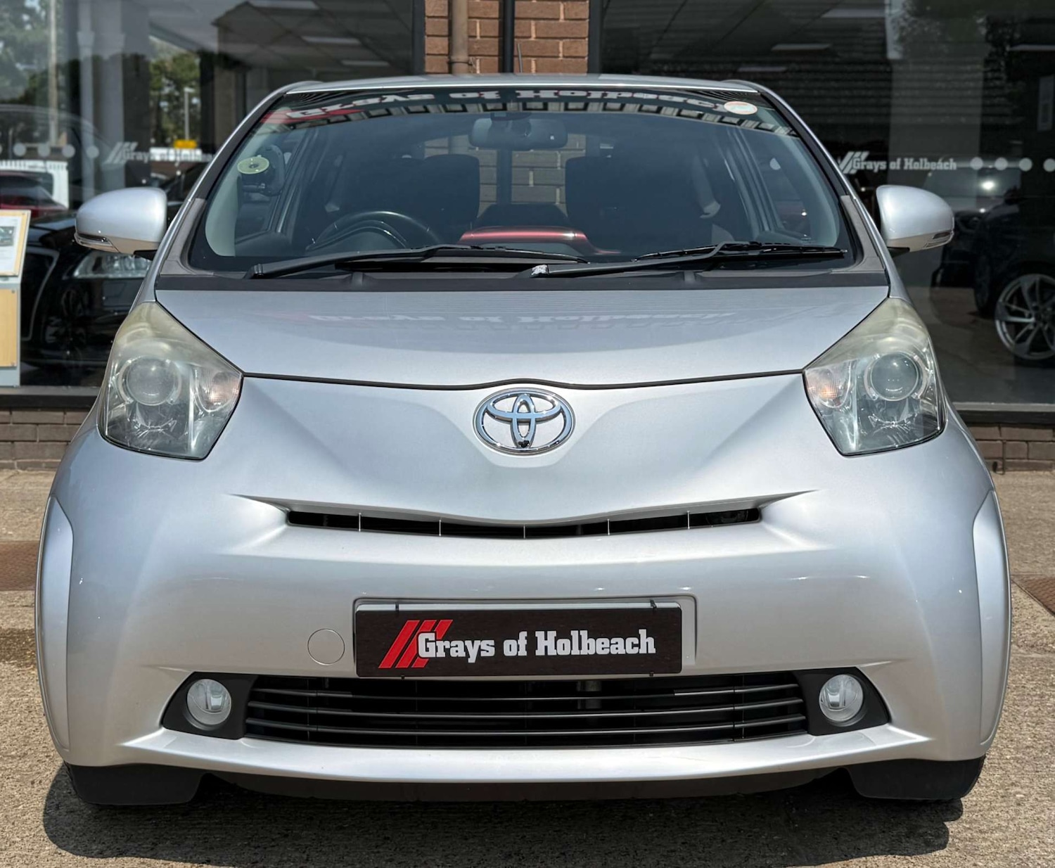 Used Toyota IQ 2011 for sale - 76601137: Photo 2