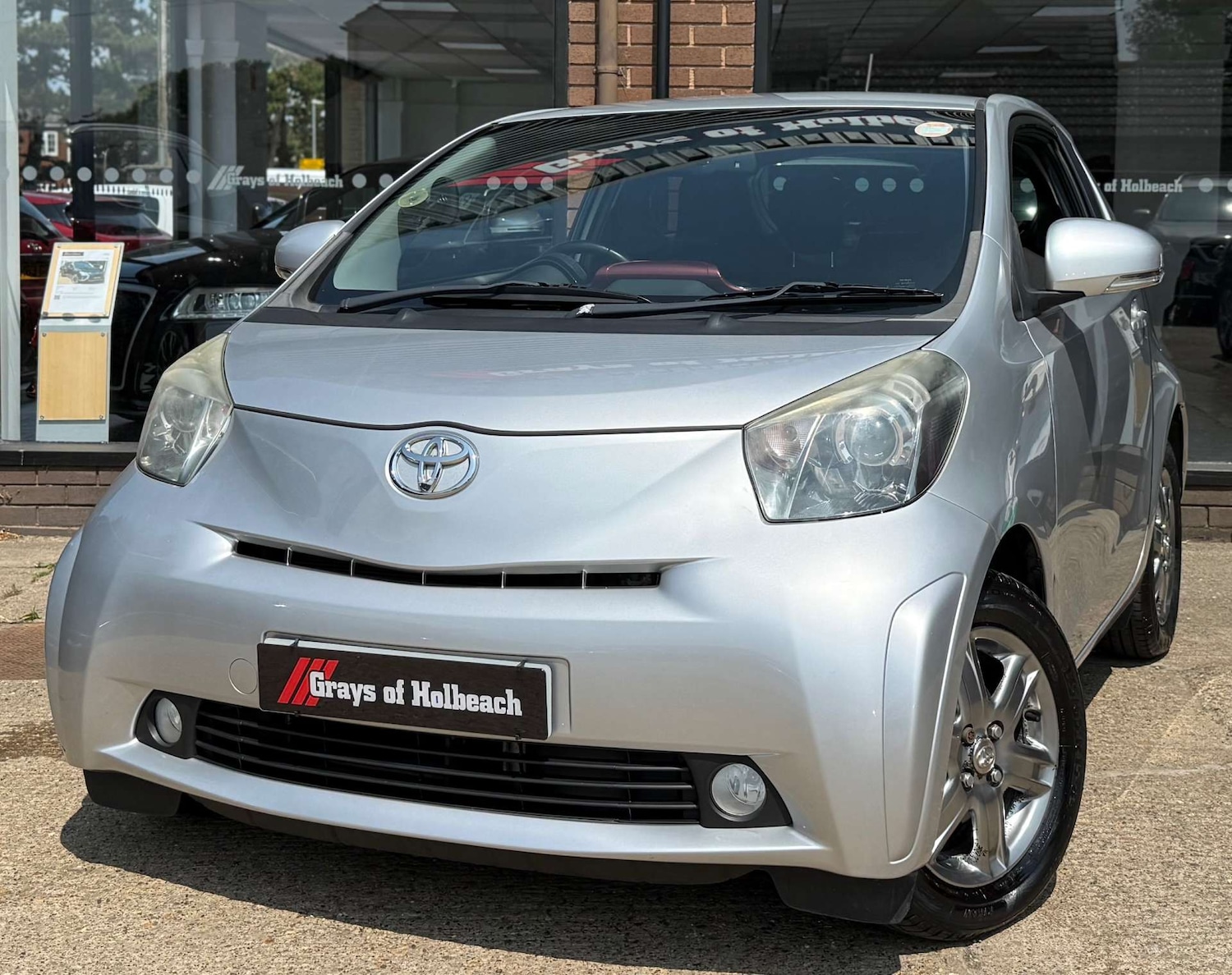 Used Toyota IQ 2011 for sale - 76601137: Photo 4