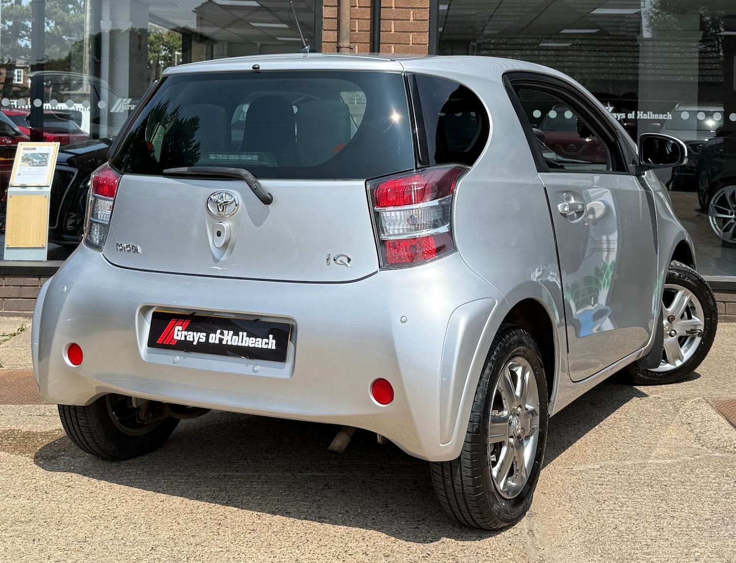 Used Toyota IQ 2011 for sale - 76601137: Photo 6