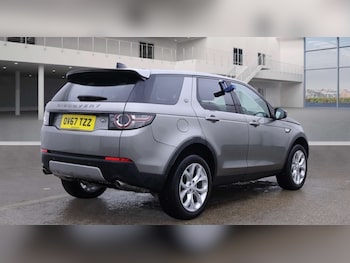 Used Land Rover Discovery Sport 2017 for sale - 76665408: Photo