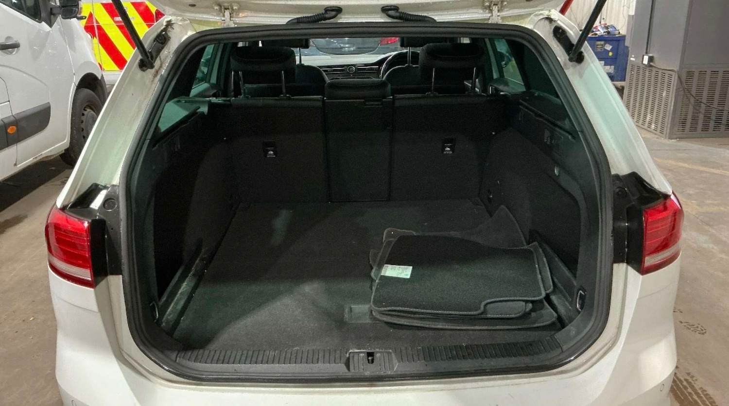 Used Volkswagen Passat 2017 for sale - 76642927: Photo 6